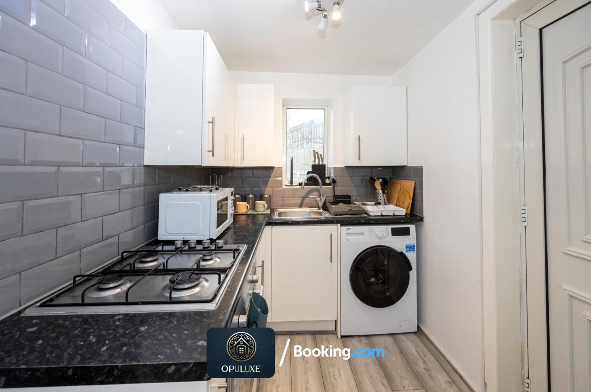 Apartamento Luxurious & Homely 2 Bedroom By Opuluxe Short Lets & Serviced Near Center With Free Parking
