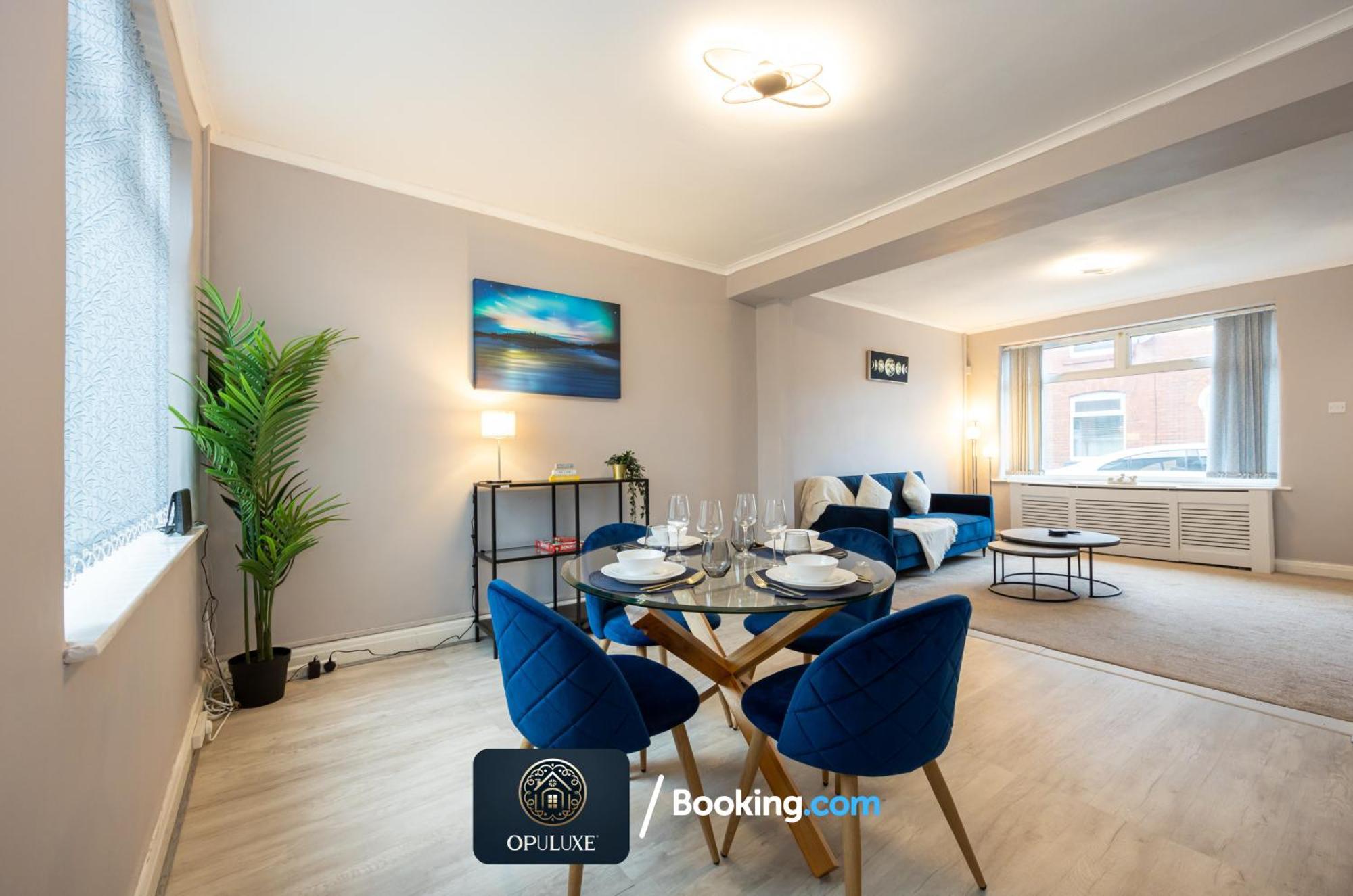 Apartamento Luxurious & Homely 2 Bedroom By Opuluxe Short Lets & Serviced Near Center With Free Parking Mánchester